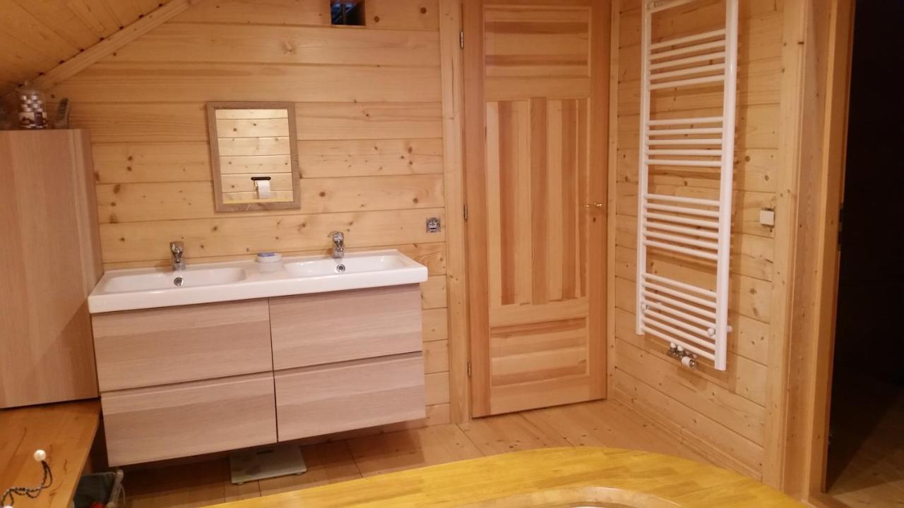 לינה וארוחת בוקר Maubray Au Chalet מראה חיצוני תמונה